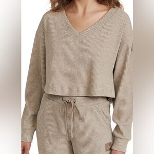 Alo muse v neck pullover